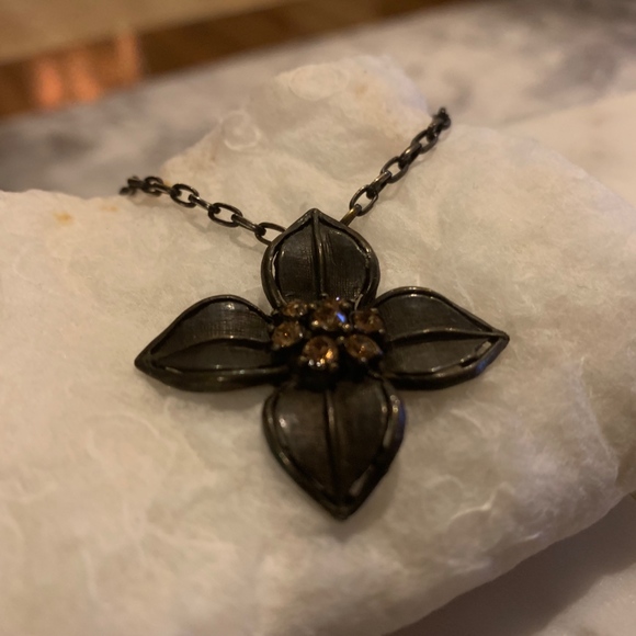 Faux Amethyst Flower Necklace - Picture 2 of 2